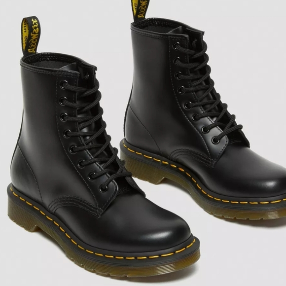 like new original smooth leather lace up doc martens - Picture 1 of 9